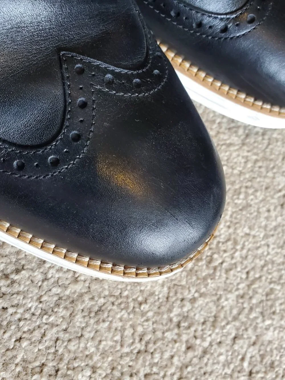 COLE HAAN Black Leather Shortwing Oxfords • White Sole • Size 10.5